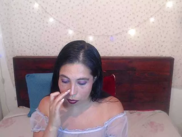 Offline NikkiMilky on BongaCams