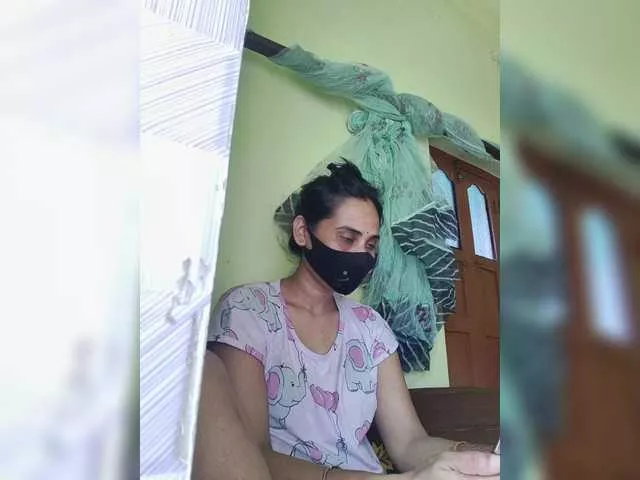 Offline Pakhi on BongaCams