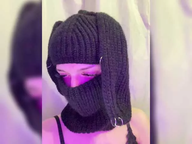 Offline peach-juice on BongaCams