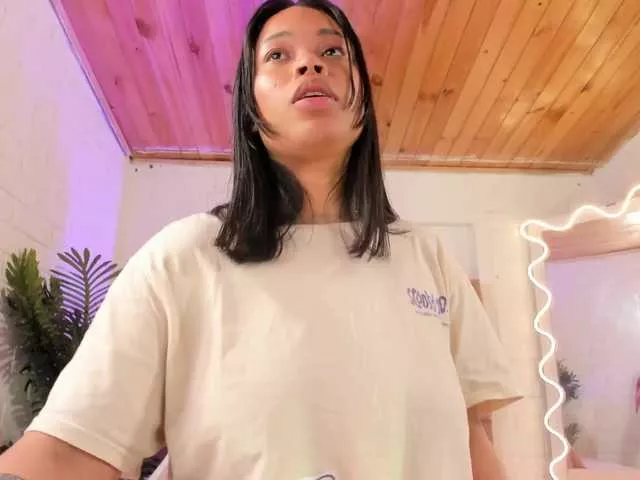 Offline penelope-tay on BongaCams