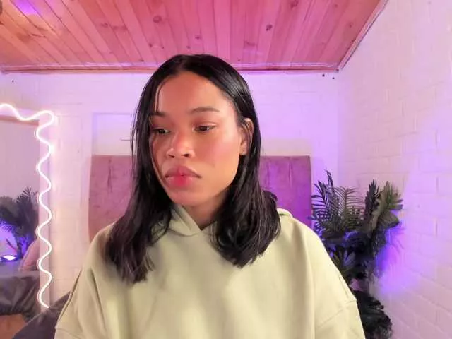 Offline penelope-tay on BongaCams