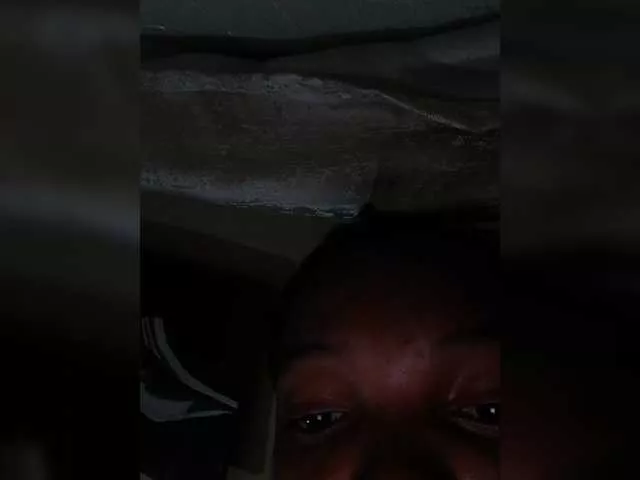 Freechat Petitegoddess on BongaCams