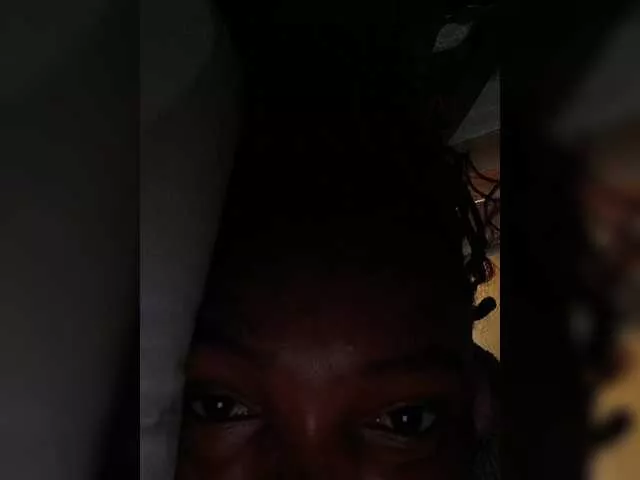 Freechat Petitegoddess on BongaCams