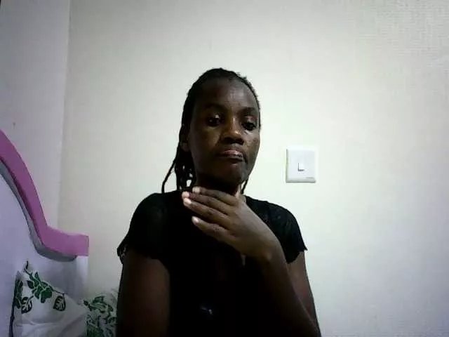 Pierra77 on BongaCams