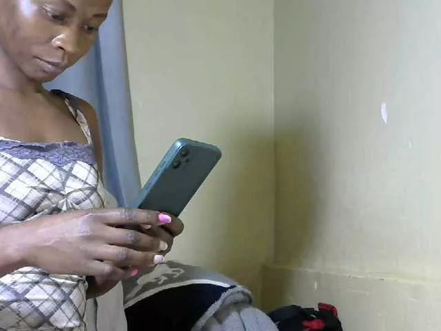 Offline PrettyAlianah on BongaCams