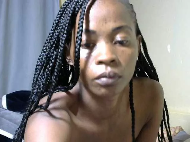 Offline PrettyAlianah on BongaCams