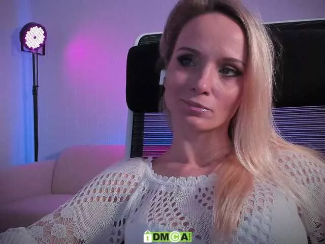 Freechat purple-love on BongaCams