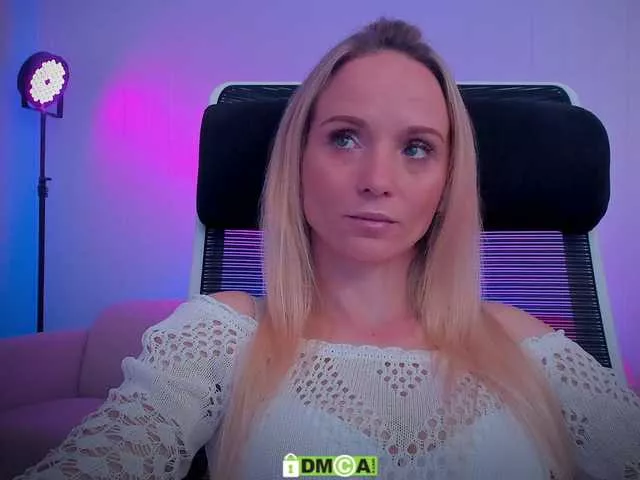 Freechat purple-love on BongaCams