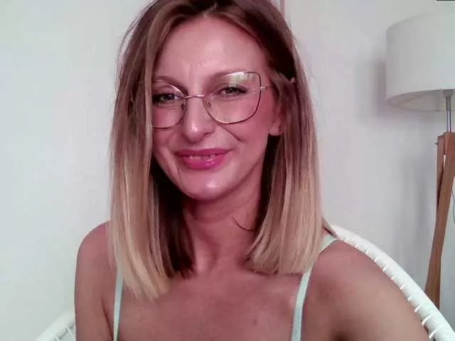 RachellaFox on BongaCams