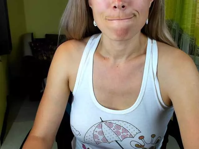 Offline rocsi79 on BongaCams