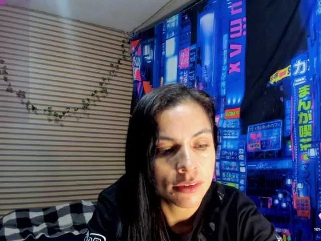 rosse2504 on BongaCams