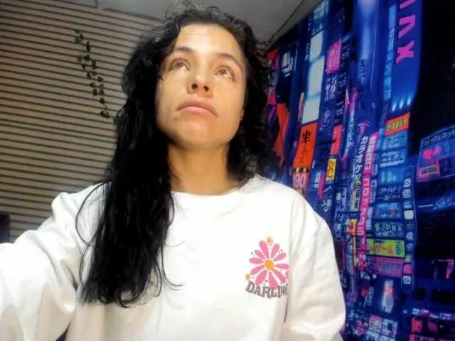 rosse2504 on BongaCams