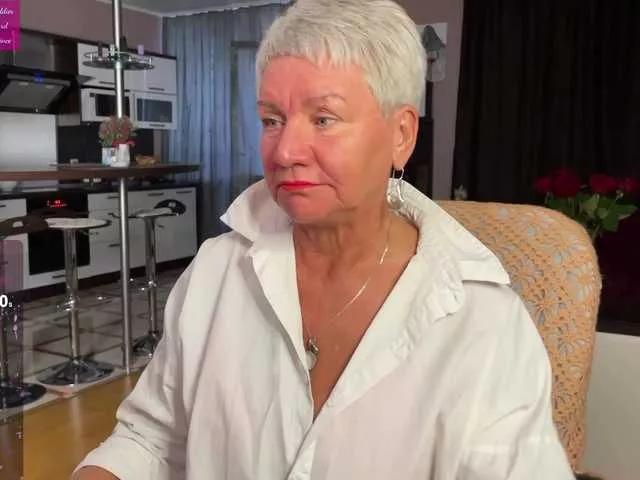 Offline roxana-brooks on BongaCams