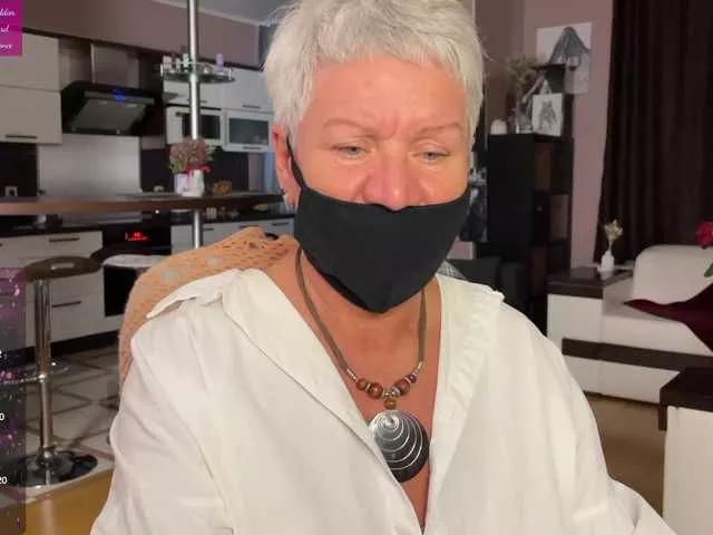 Offline roxana-brooks on BongaCams