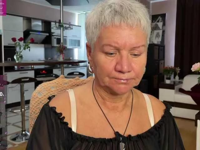 Offline roxana-brooks on BongaCams