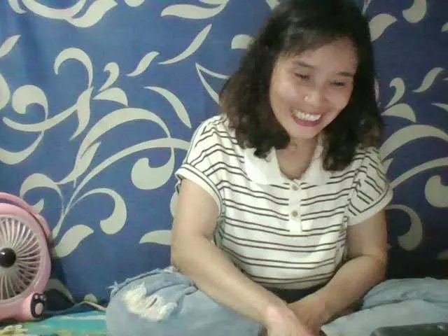 Sexy-ladyass89 on BongaCams