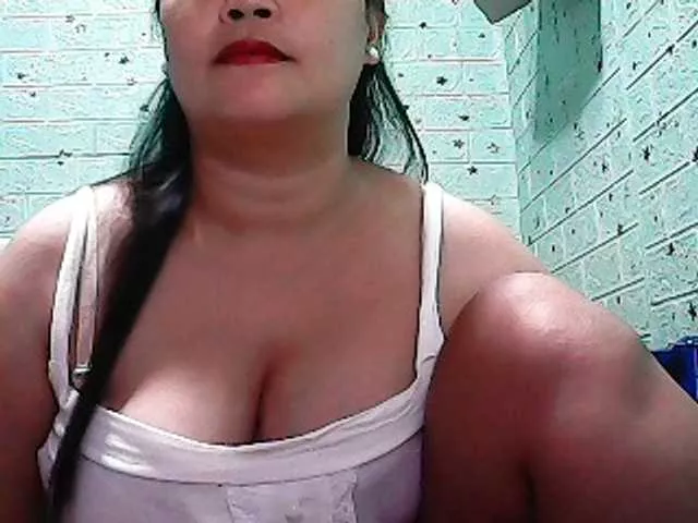 Offline sexyslutcum on BongaCams