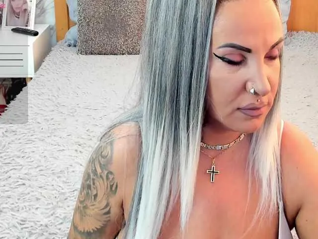 Offline SierraQuinn on BongaCams