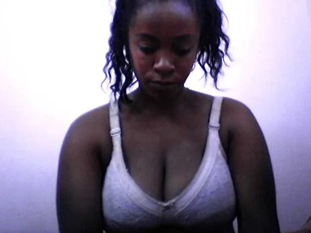 silviaLaBombe — hello help me get into the top 15Queen of Queens thank you