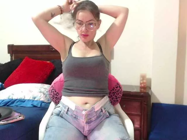 Freechat skarlethking8 on BongaCams