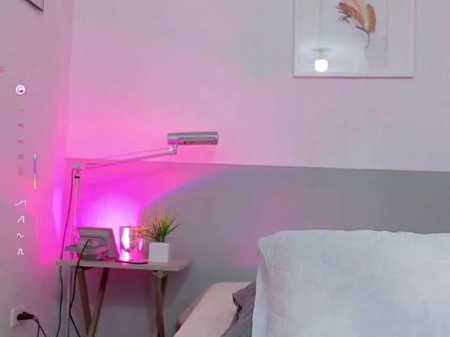 Offline skinnyandcute on BongaCams