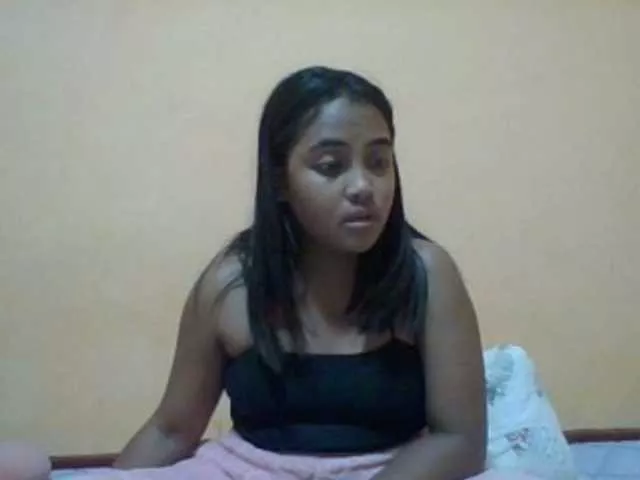 Offline SunsetMonica on BongaCams