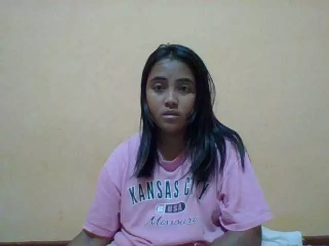 Offline SunsetMonica on BongaCams