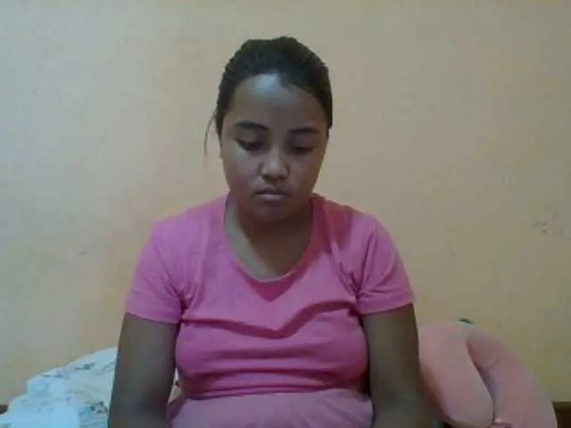 Offline SunsetMonica on BongaCams