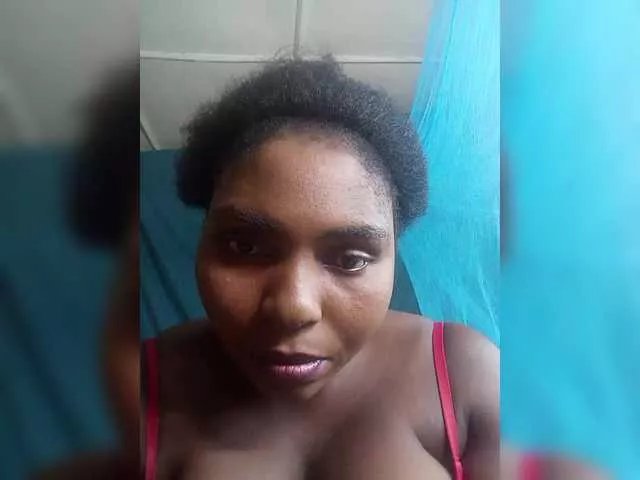 Sweetmama02 on BongaCams