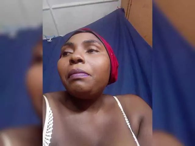 Sweetmama02 on BongaCams