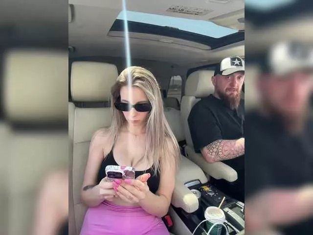 Vik1One1 on BongaCams