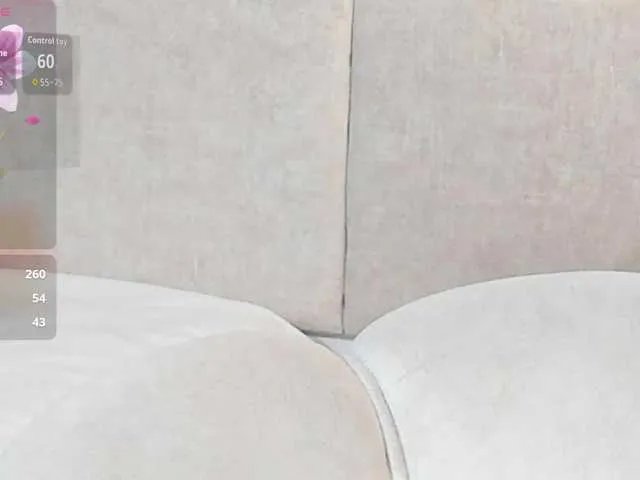 violethilton on BongaCams