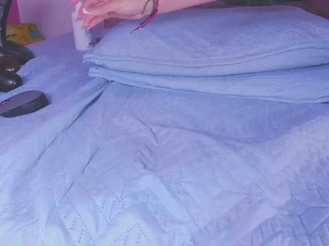 violetta-london — Young Latina, playful flirt for you 