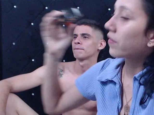 Offline YeraldinAndJos on BongaCams