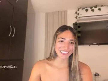 _alliex_ on Chaturbate