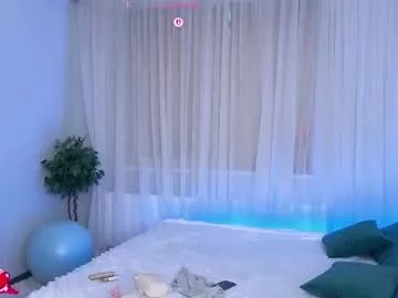 _chlo_e on Chaturbate