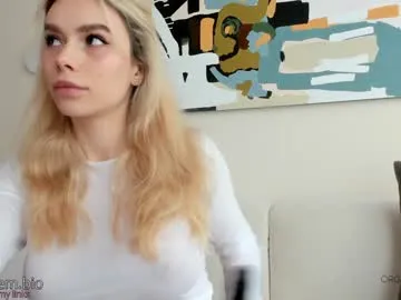 Offline _hidden_gem_ on Chaturbate