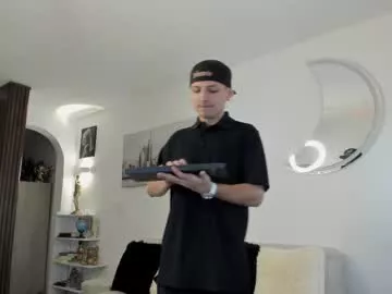 Offline a_lejandro_08 on Chaturbate