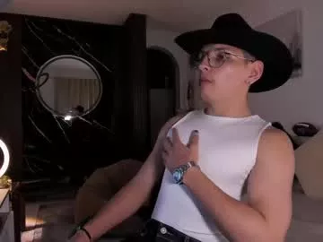 Offline a_lejandro_08 on Chaturbate