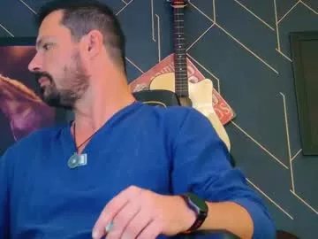 aaronbomer on Chaturbate