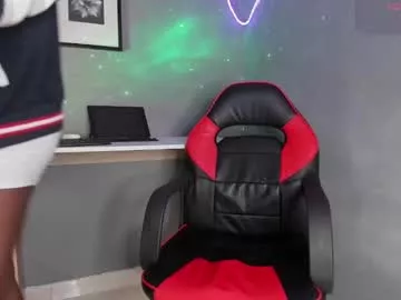 Offline adamart7 on Chaturbate