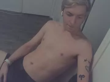 Offline alexxxmic on Chaturbate