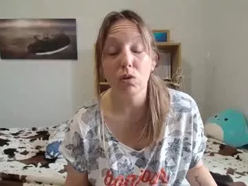 Offline alice8363 on Chaturbate