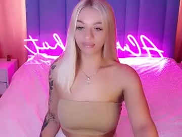 Offline allwayshottt on Chaturbate