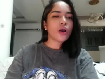 Offline amariahholly on Chaturbate
