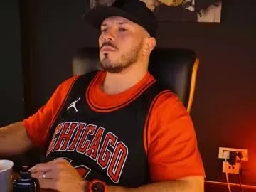 angeloeric on Chaturbate