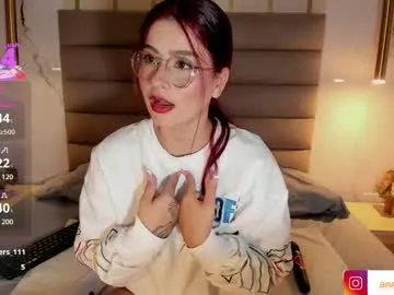 Offline annedixie on Chaturbate