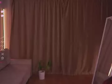 Offline anuricbriny on Chaturbate