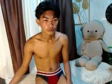 Freechat asianhotbigcock on Chaturbate