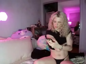 Offline astorialove on Chaturbate